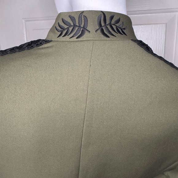 The Extreme collection military Green
Black fur jacket size 38 Unique. - Picture 7 of 17